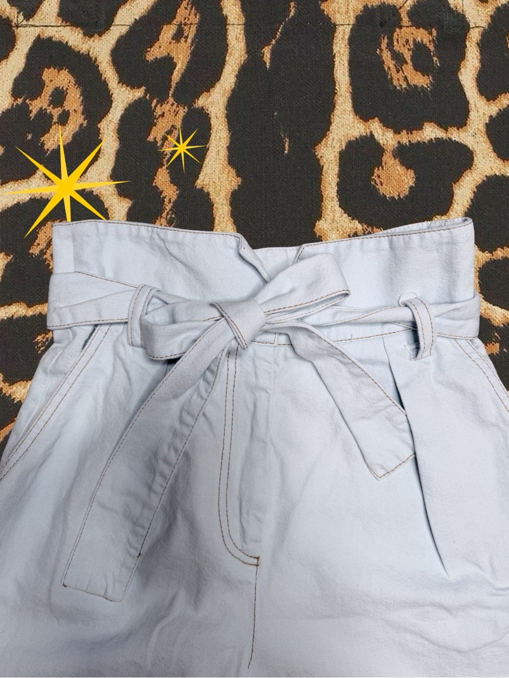 MANNING CARTELL | Light Wash Paperbag Waist Wide Leg Pants | Like New Size 2 - Picture 2 of 5